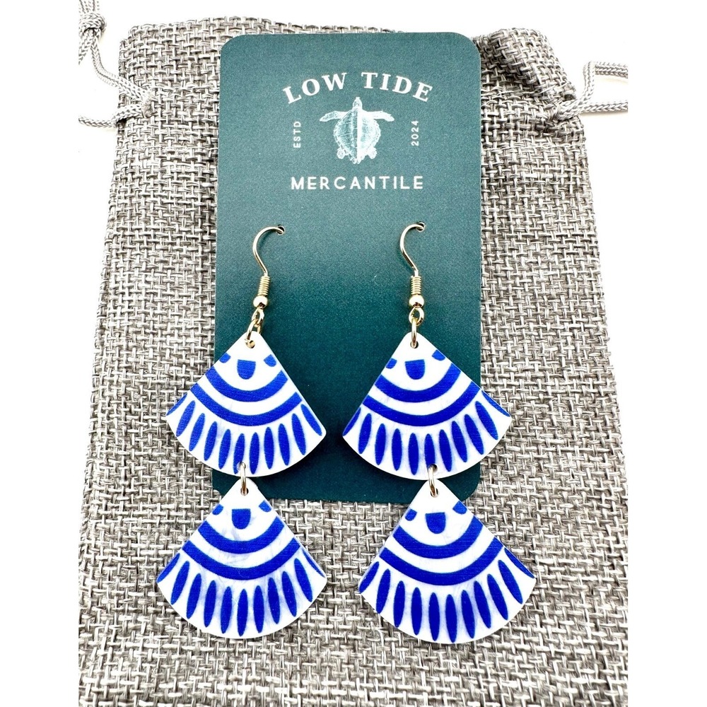 Double Stacked Acrylic Fan Earrings Cobalt Blue & White NEW‎